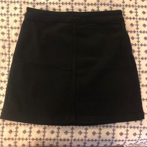 aritzia black mini sz 6